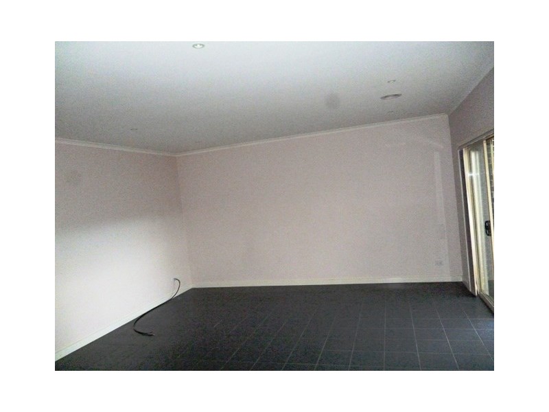 3/21 Purinuan Road, Reservoir VIC 3073