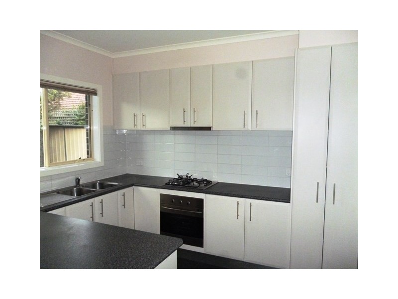 3/21 Purinuan Road, Reservoir VIC 3073