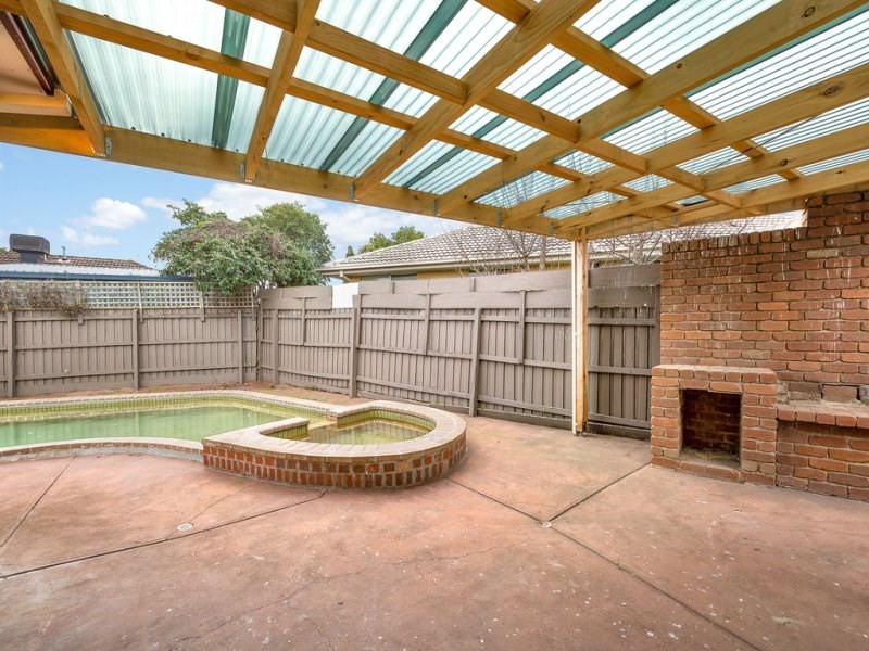 18 Peppercorn Parade, Epping VIC 3076