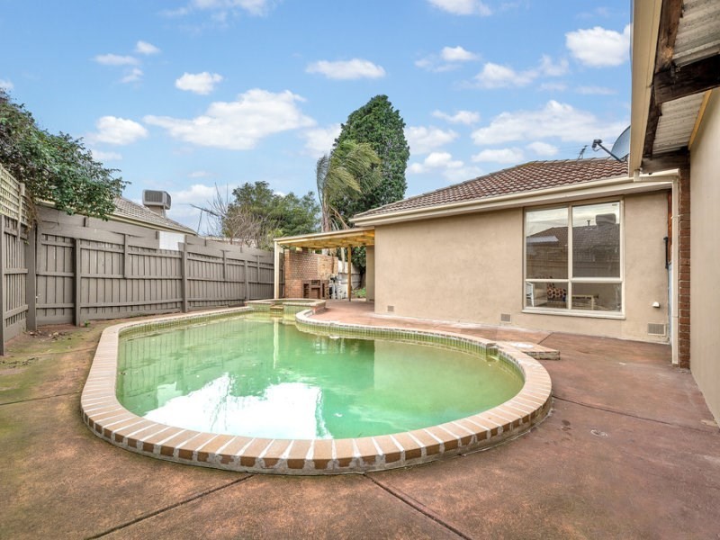 18 Peppercorn Parade, Epping VIC 3076