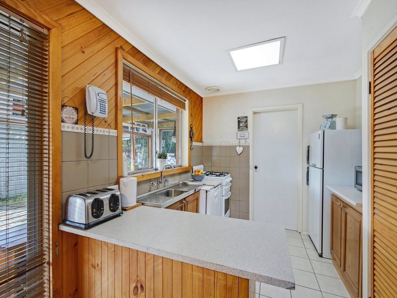 24 Peppercorn Parade, Epping VIC 3076