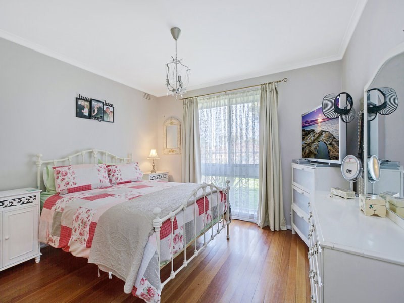 24 Peppercorn Parade, Epping VIC 3076