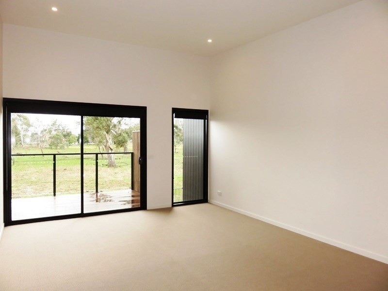 23 Albany Road, Mill Park VIC 3082