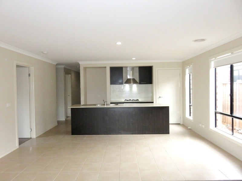 13 Beresford Road, Wollert VIC 3750