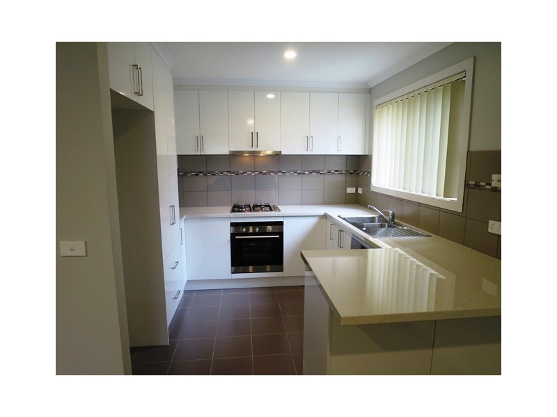 13 Pace Circuit, South Morang VIC 3752