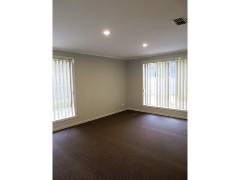 13 Pace Circuit, South Morang VIC 3752