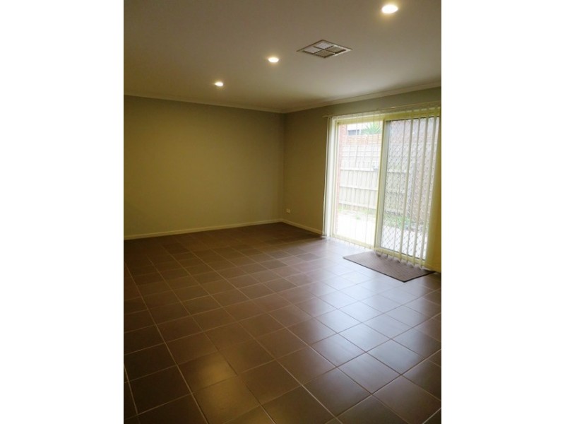 13 Pace Circuit, South Morang VIC 3752