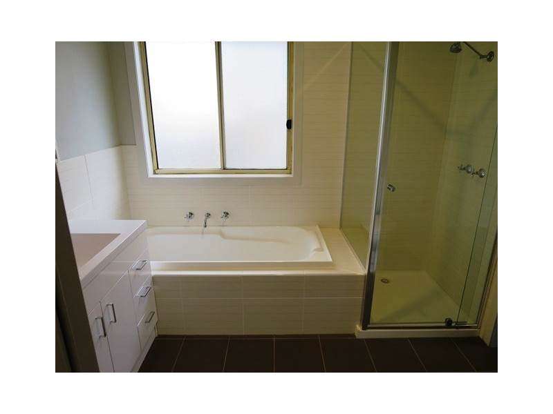 13 Pace Circuit, South Morang VIC 3752