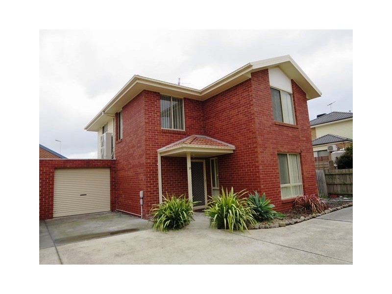 13 Pace Circuit, South Morang VIC 3752