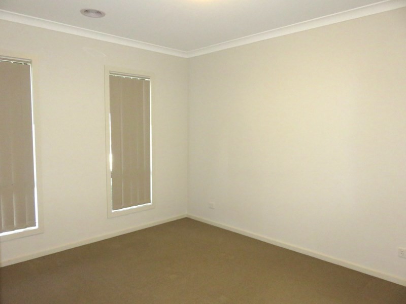 18 Argus Esplanade, Epping VIC 3076