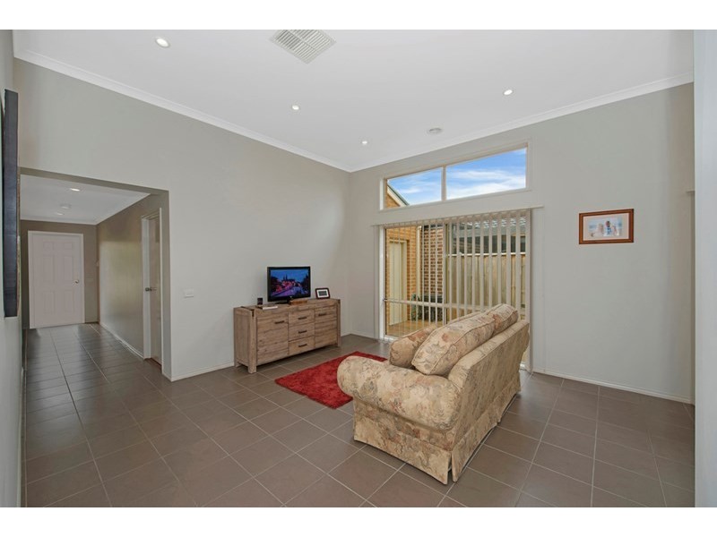 14 Peak Crescent, Doreen VIC 3754