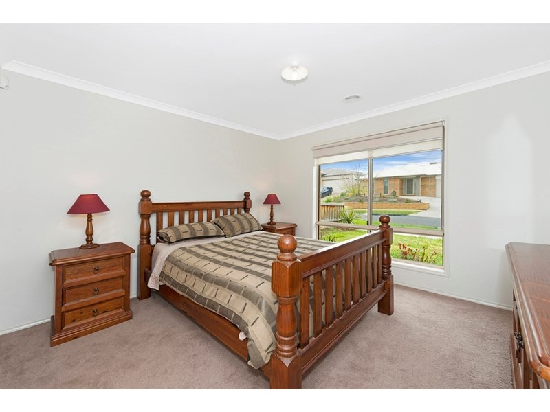 14 Peak Crescent, Doreen VIC 3754