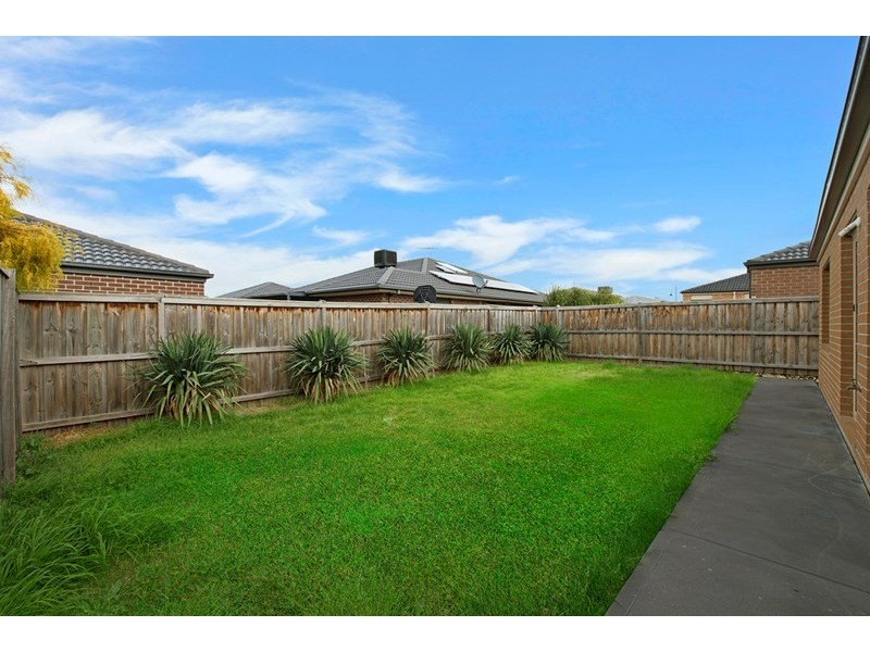 14 Peak Crescent, Doreen VIC 3754