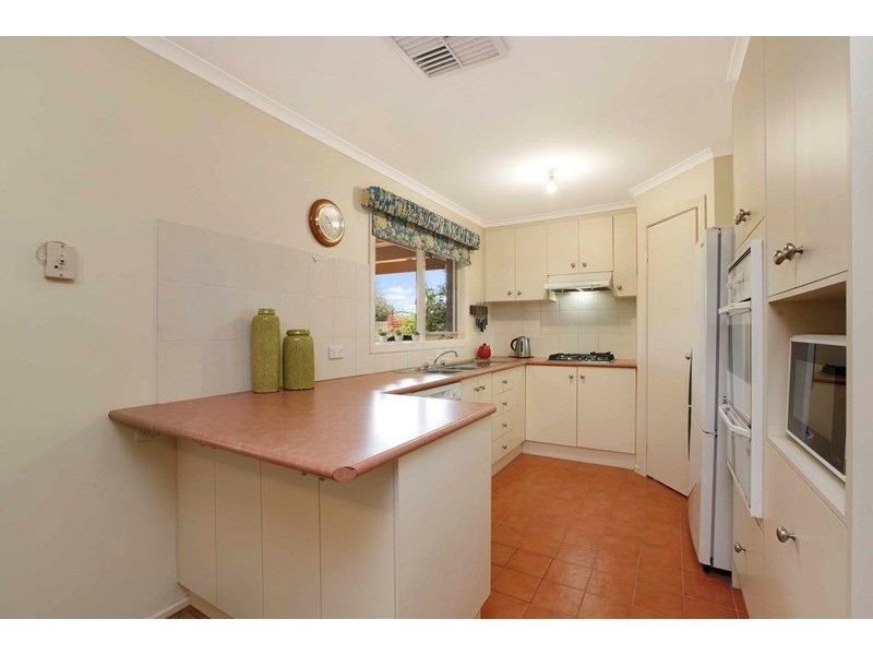 4 Avon Place, Epping VIC 3076