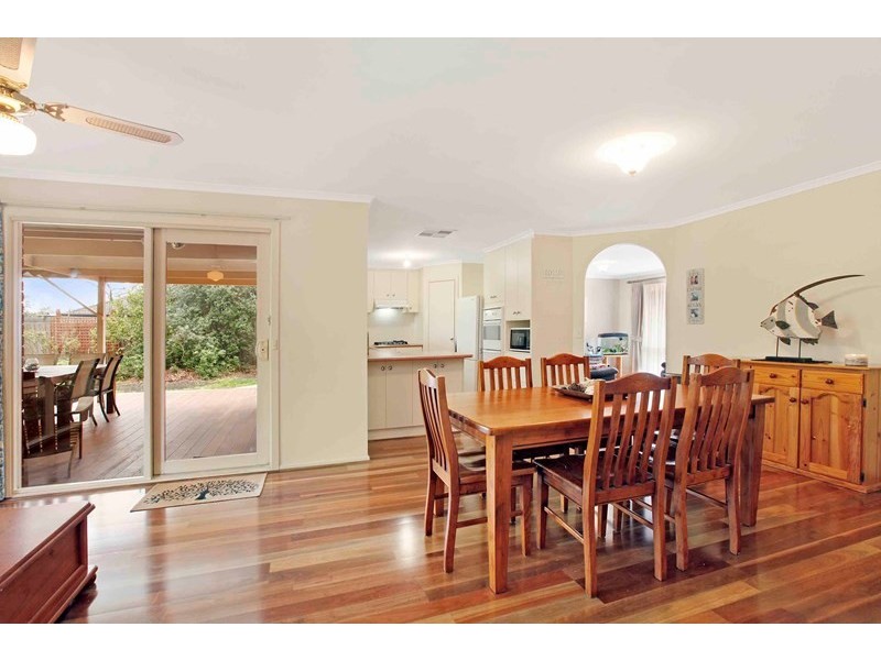 4 Avon Place, Epping VIC 3076