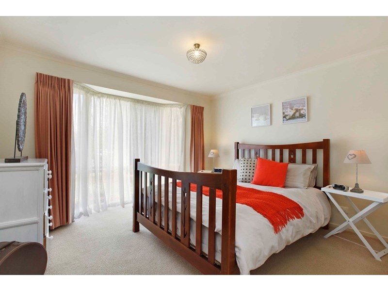 4 Avon Place, Epping VIC 3076