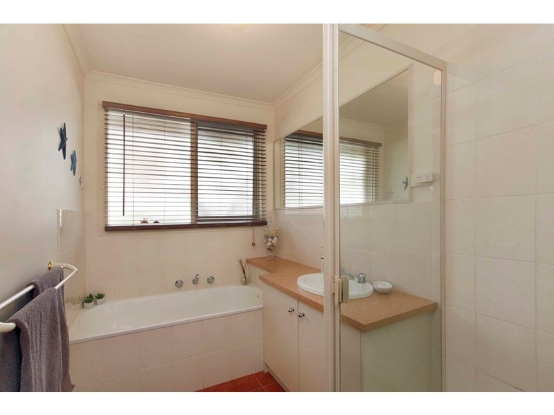 4 Avon Place, Epping VIC 3076