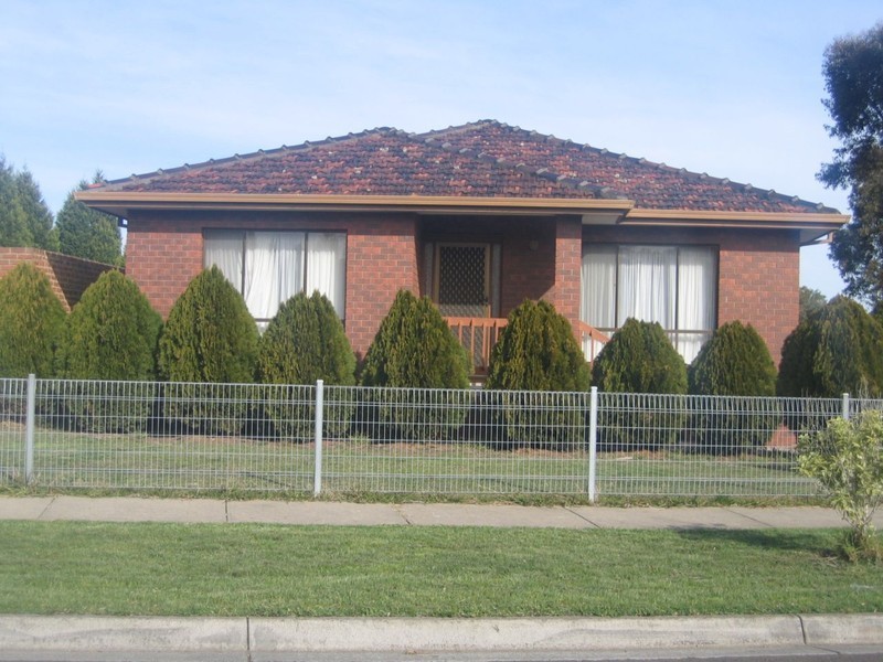 13 Azalea Avenue, Mill Park VIC 3082