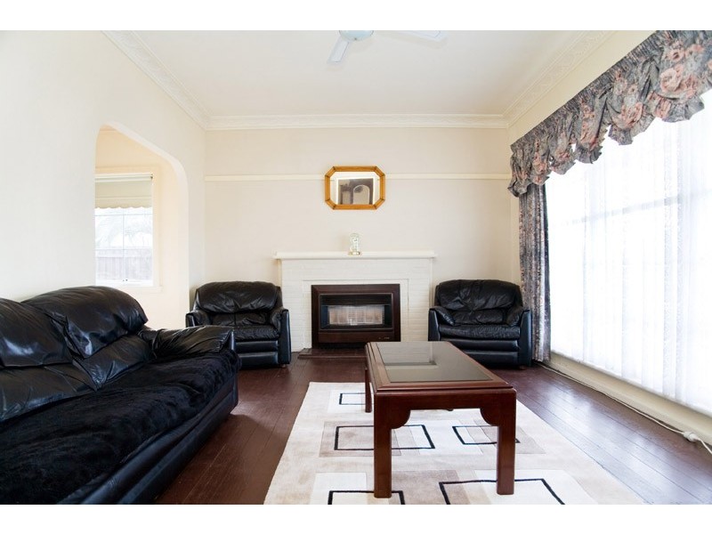 19 Chowne Street, Lalor VIC 3075