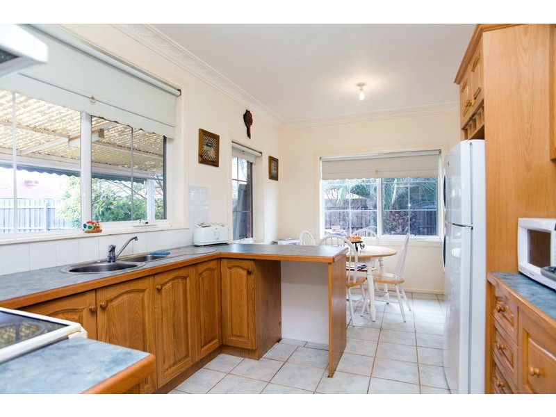 19 Chowne Street, Lalor VIC 3075