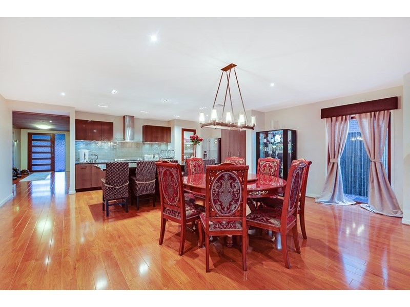 8 McCubbin Way, Mernda VIC 3754