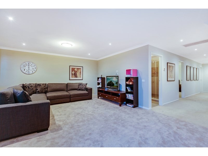 8 McCubbin Way, Mernda VIC 3754