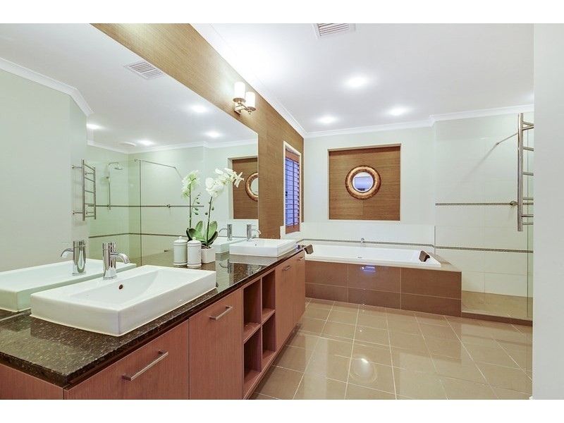 8 McCubbin Way, Mernda VIC 3754