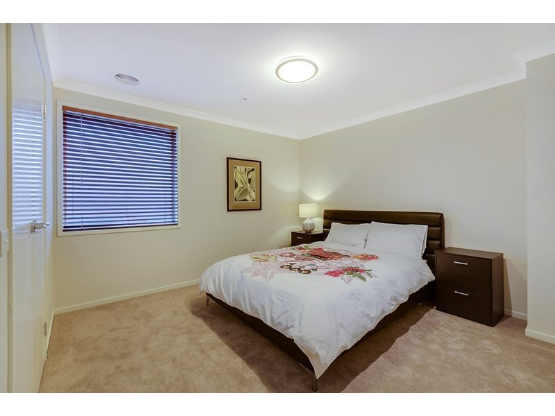 8 McCubbin Way, Mernda VIC 3754