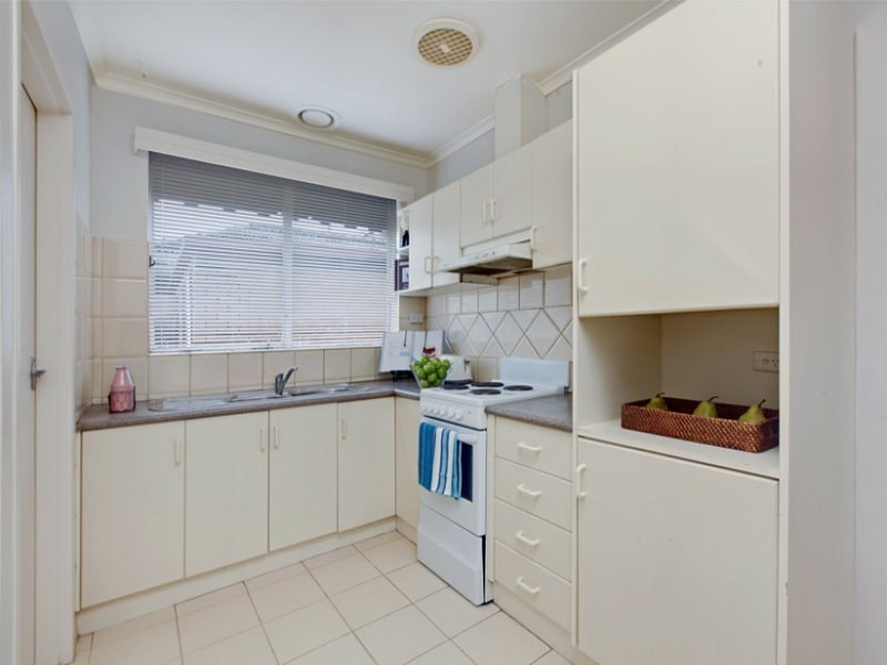 13/9 Seaver Grove, Reservoir VIC 3073