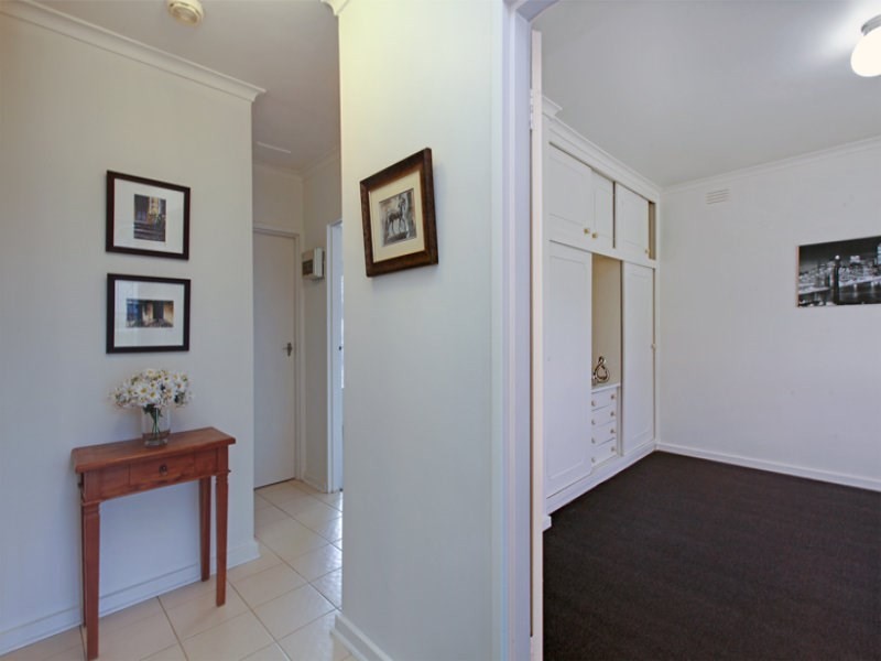 13/9 Seaver Grove, Reservoir VIC 3073