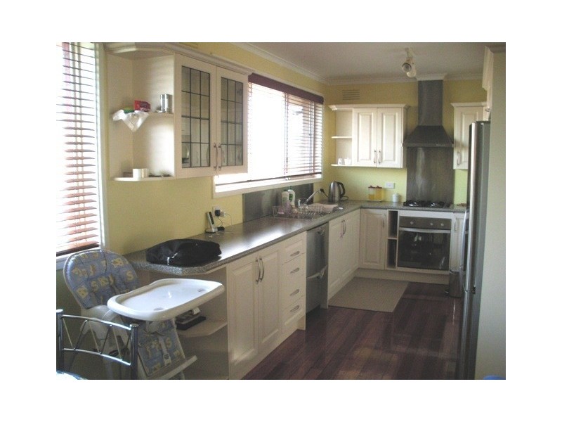 8 Peppercorn Parade, Epping VIC 3076