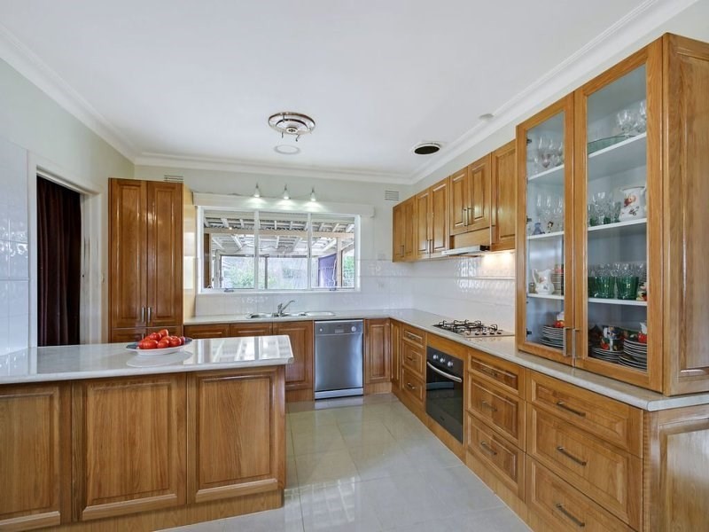 24 Curtin Avenue, Lalor VIC 3075