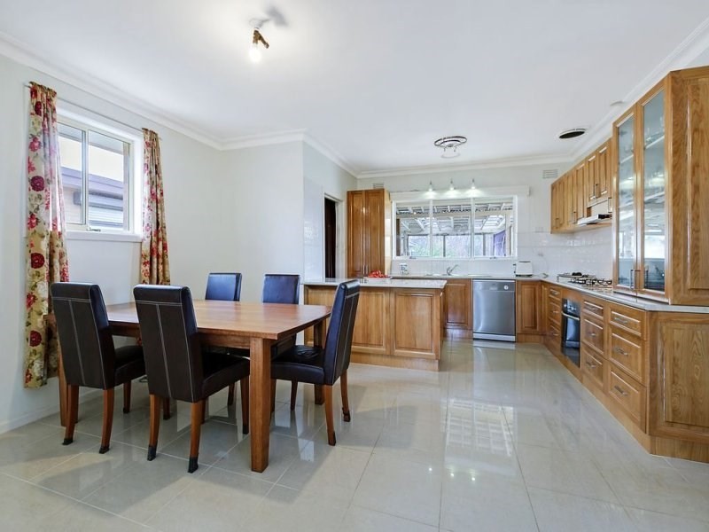 24 Curtin Avenue, Lalor VIC 3075