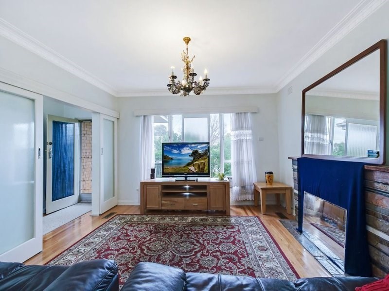 24 Curtin Avenue, Lalor VIC 3075