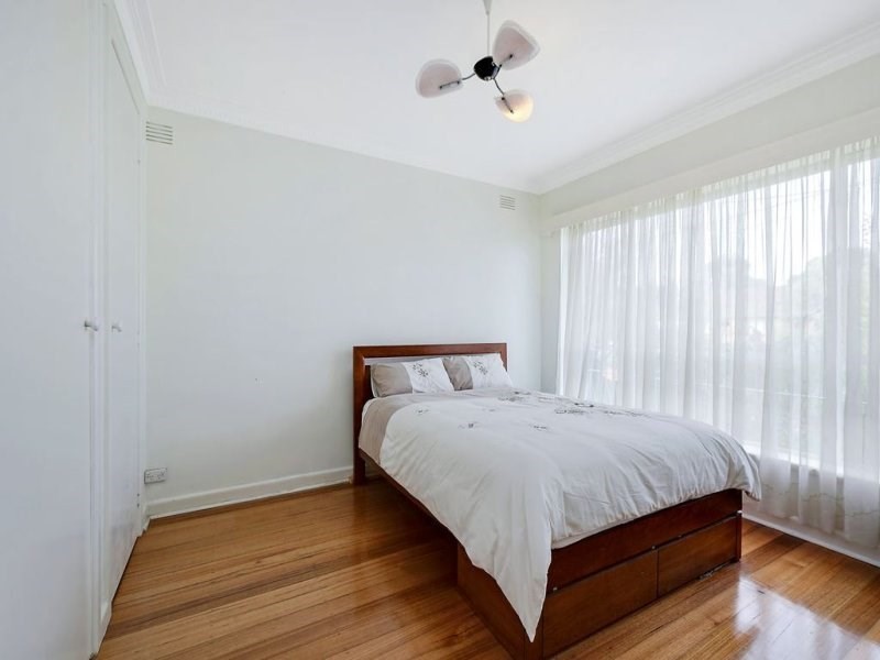 24 Curtin Avenue, Lalor VIC 3075