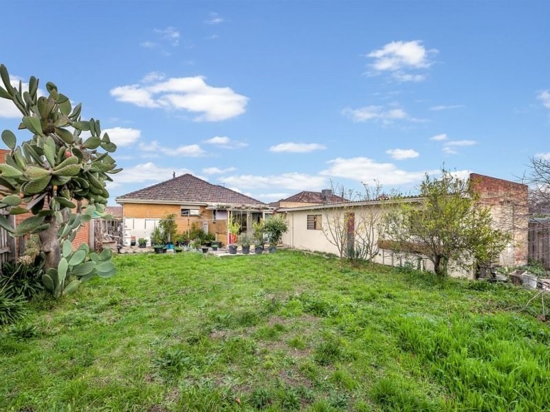 24 Curtin Avenue, Lalor VIC 3075