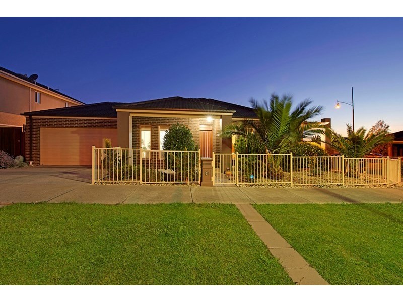 13 Canterbury Grove, Epping VIC 3076