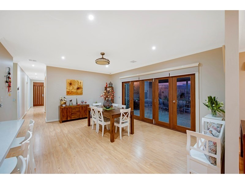 13 Canterbury Grove, Epping VIC 3076