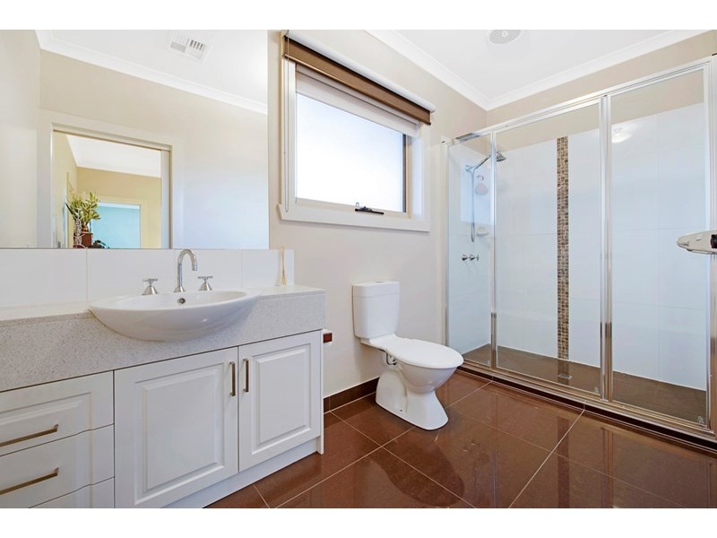 13 Canterbury Grove, Epping VIC 3076