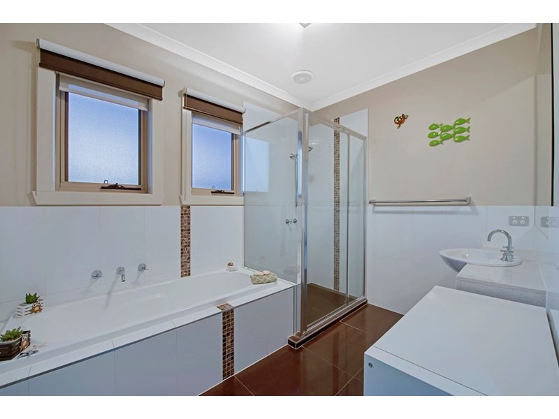 13 Canterbury Grove, Epping VIC 3076