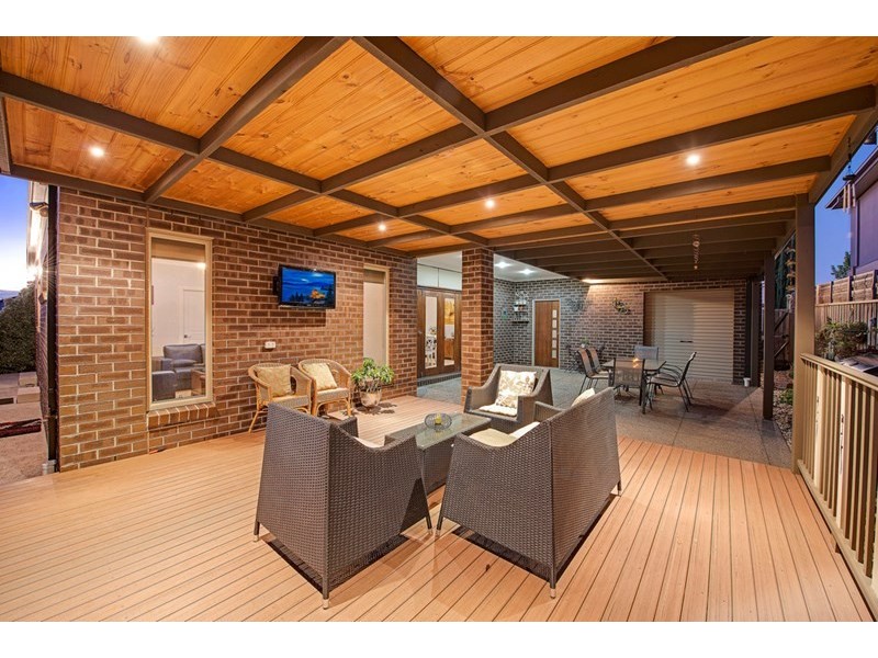 13 Canterbury Grove, Epping VIC 3076