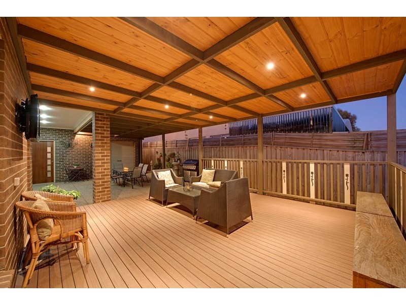 13 Canterbury Grove, Epping VIC 3076