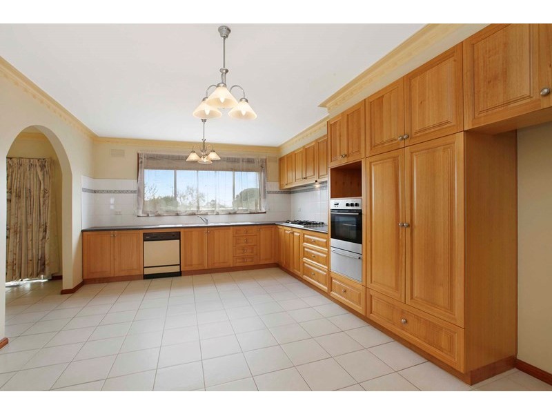 9 Bega Court, Lalor VIC 3075