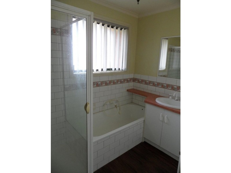 2/8 Plowman Court, Epping VIC 3076