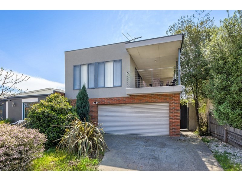 24 Paroo Avenue, Roxburgh Park VIC 3064