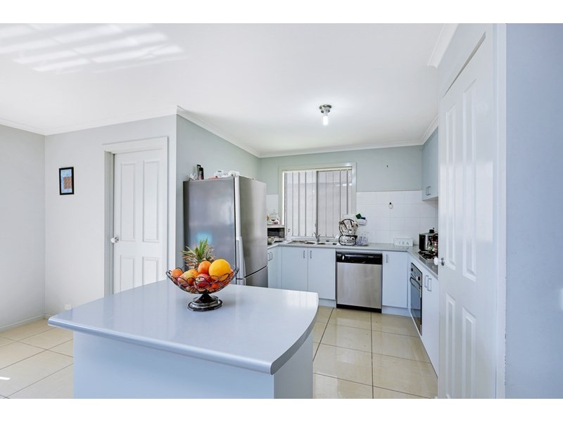 24 Paroo Avenue, Roxburgh Park VIC 3064