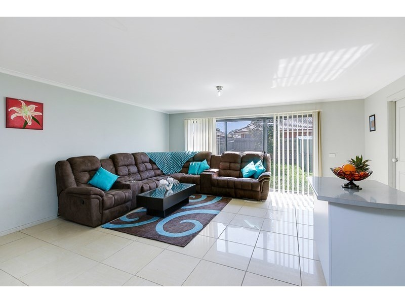 24 Paroo Avenue, Roxburgh Park VIC 3064