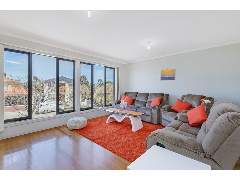 24 Paroo Avenue, Roxburgh Park VIC 3064