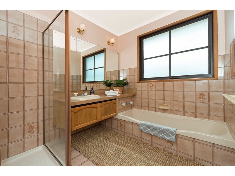 17 Gardiner Court, Mill Park VIC 3082