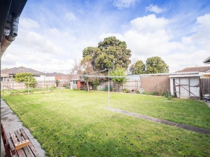 63 Merrilands Road, Reservoir VIC 3073